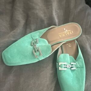 NWOT Italeau Lisa Flexlite Mules